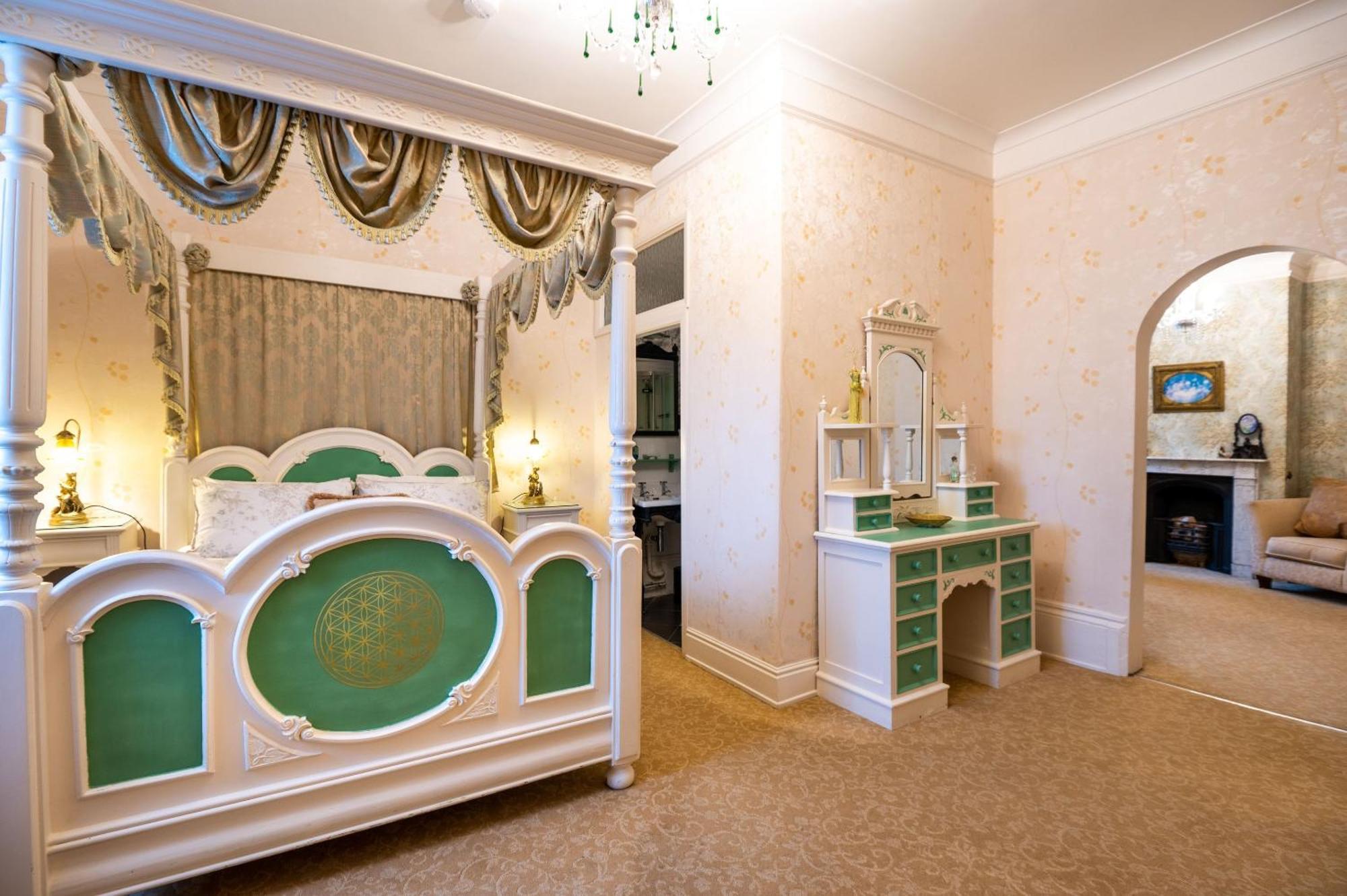 Enchanted Manor Niton エクステリア 写真